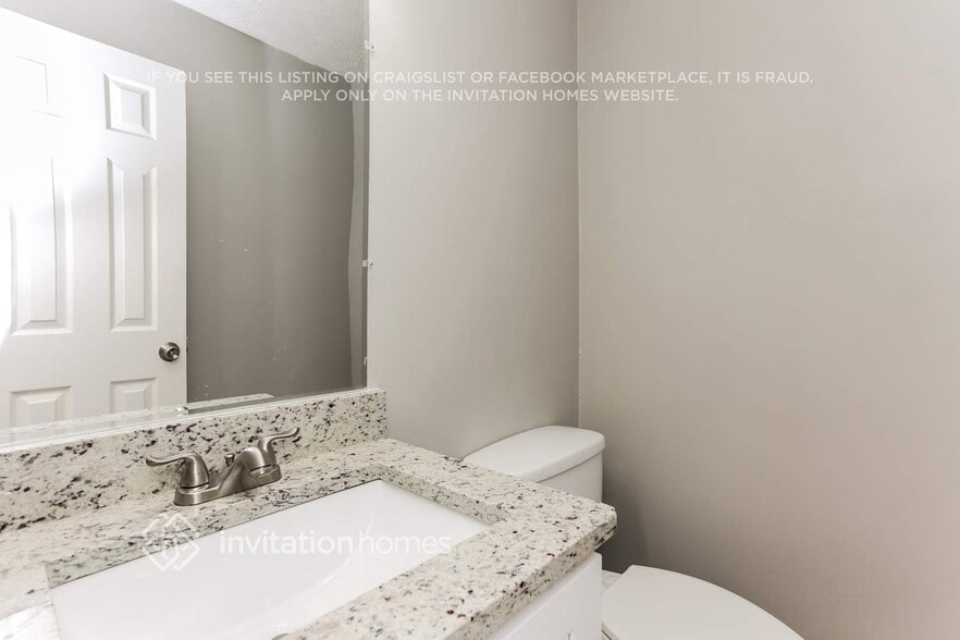 Building Photo - 3755 Oak Park Dr