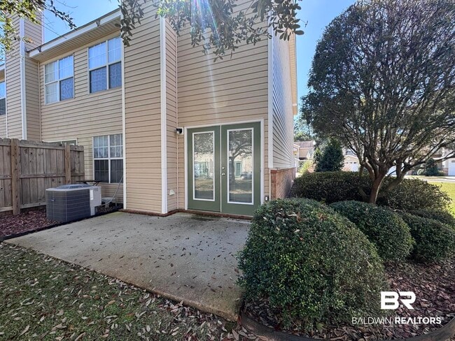 Building Photo - 1517 Regency Rd