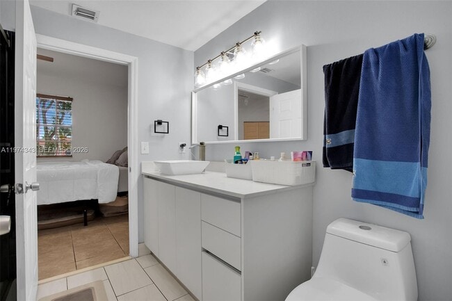 Building Photo - 850 Sorrento Dr