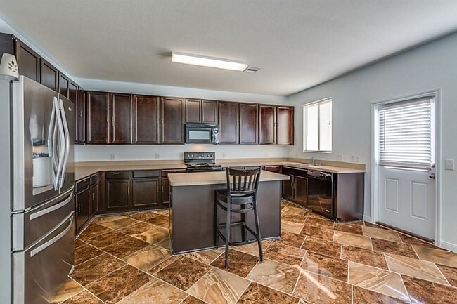 Building Photo - 10011 Sanders Rose Lane