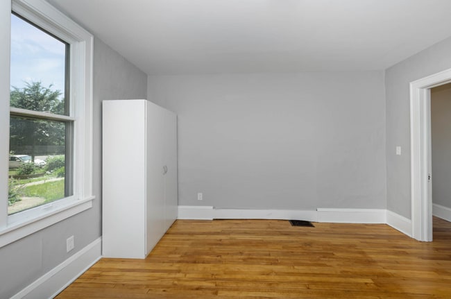 Building Photo - 3449 Snelling Ave
