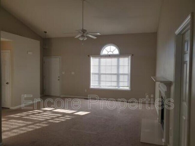 Building Photo - 433 Haybale Ct