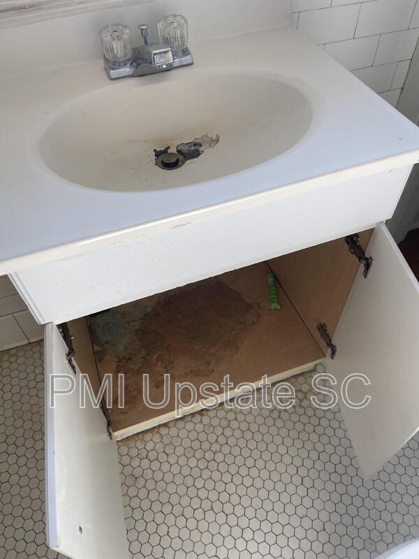 Building Photo - 181 N Fairview Ave