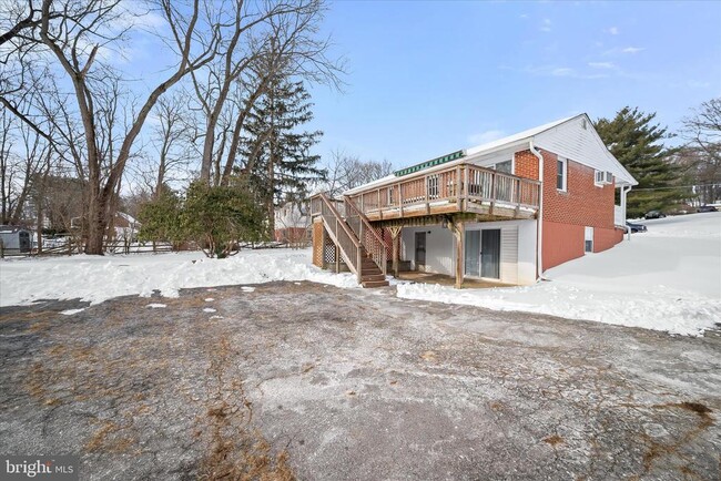 Building Photo - 1639 The Strand