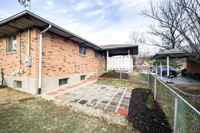 Building Photo - 10235 Jeffleigh Ln