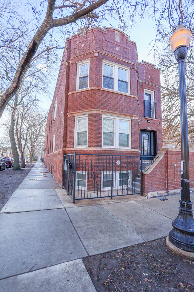 Building Photo - 2877 W 23rd St