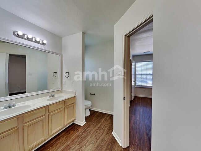 Building Photo - 15431 Kellerwood Dr