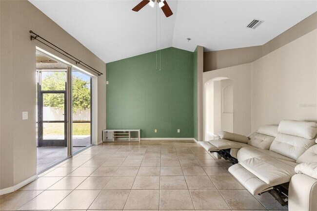 Building Photo - 13655 Artesa Bell Dr