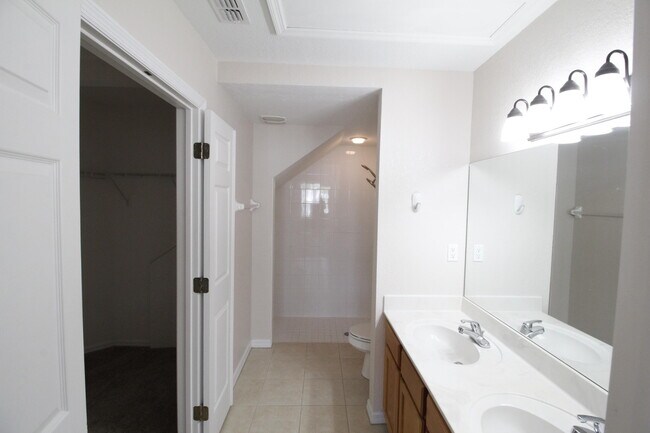 Building Photo - 105 Turpial Way