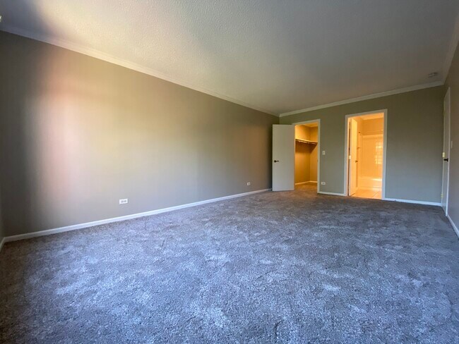 Building Photo - 520 Biesterfield Rd