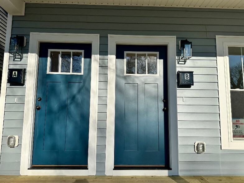 Building Photo - 1004 1/2 N 21st St