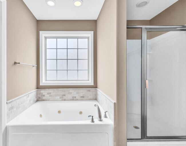 Building Photo - 3342 Cotham Ln