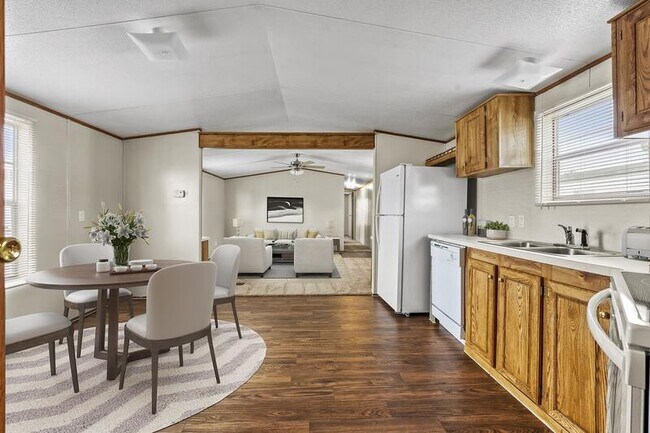 Building Photo - 5040 St Kitts Calle St