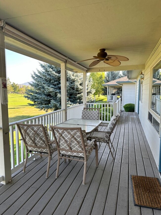 Building Photo - 3bdrm, 2bath Harbor Isles Golf Course Condo with deck