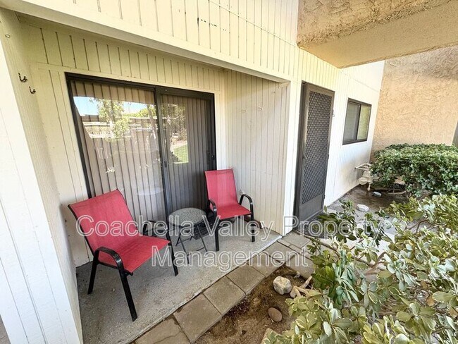 Building Photo - 2820 N Arcadia Ct