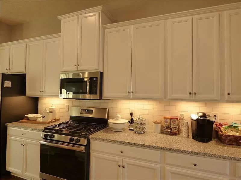 Building Photo - 1008 Mohawk Ln