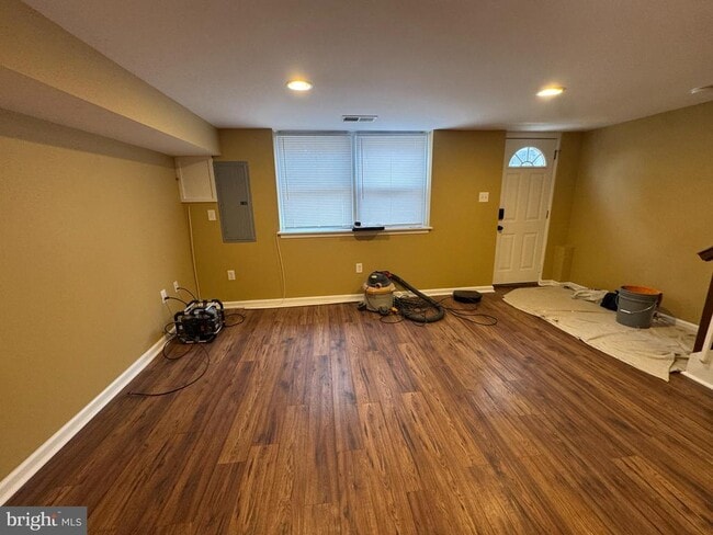 Building Photo - 7414 Keiffer St