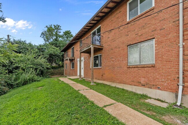 Building Photo - 2551 Mary Ave