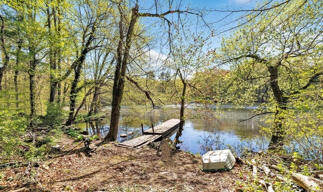 Building Photo - 350 Beaver Dam Access Rd