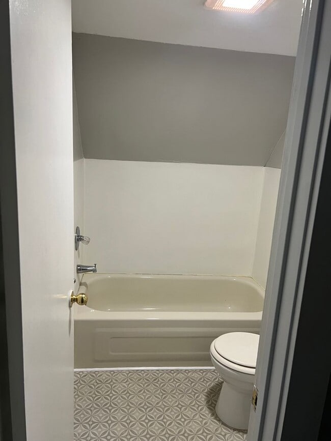 Building Photo - 1 Bed / 1 Bath unit near ISU campus