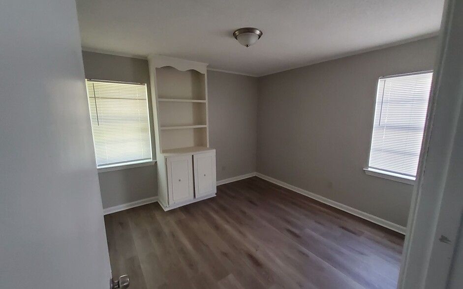 Building Photo - 5061 Belfast Dr