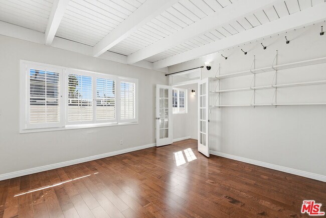 Building Photo - 3900 Pacific Ave