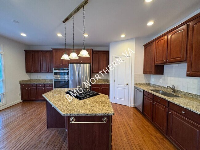 Building Photo - 3091 McKinnon Way