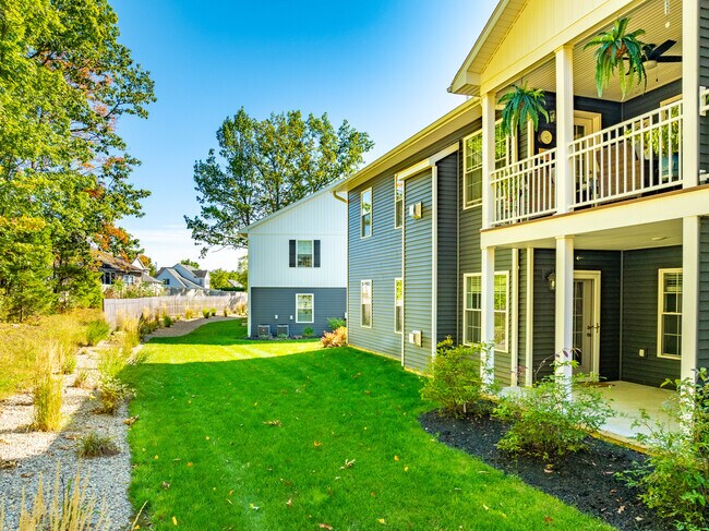 Building Photo - 70 Arcadia Ct