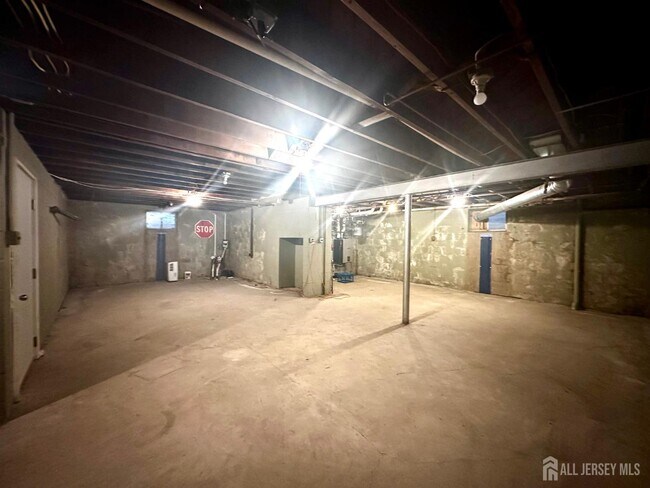 Building Photo - 1 High Acres Dr