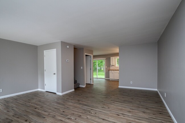 Building Photo - 4300-4302 Mount Carmel Lane