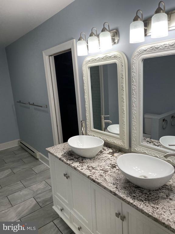 Building Photo - 909 N 2nd St