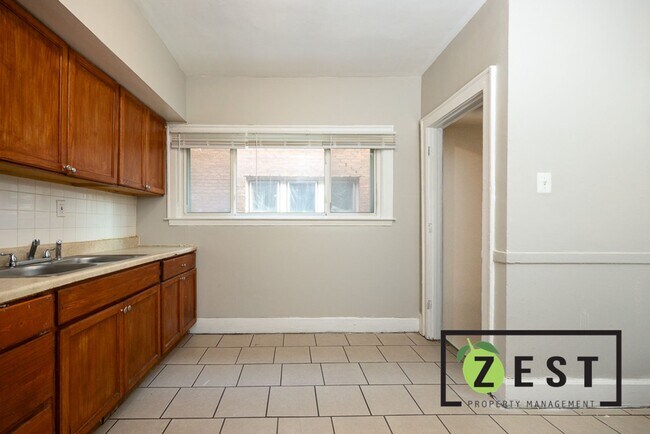 Building Photo - 3740 Tyler St