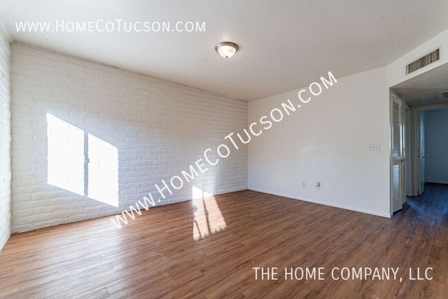 Building Photo - 2511 N Fontana Ave