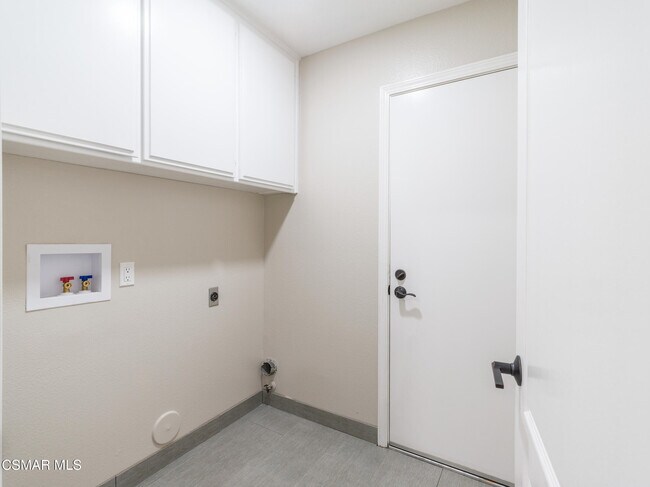 Building Photo - 382 Rockedge Dr