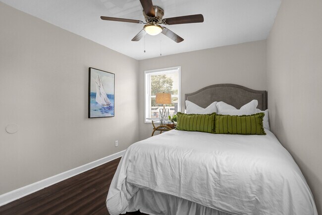 Building Photo - 1488 Wanda St