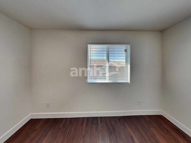 Building Photo - 126 Charmante Tulip Lane