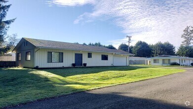 Building Photo - Single Level Home in McKinelyville- Dog Fr...