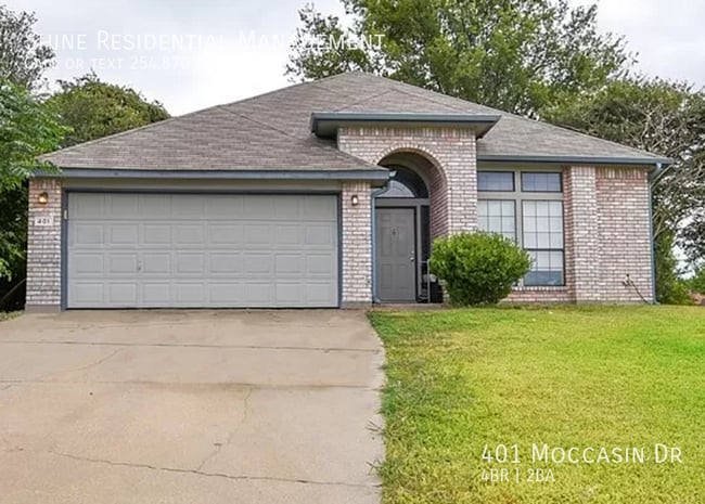 Primary Photo - 401 Moccasin Dr