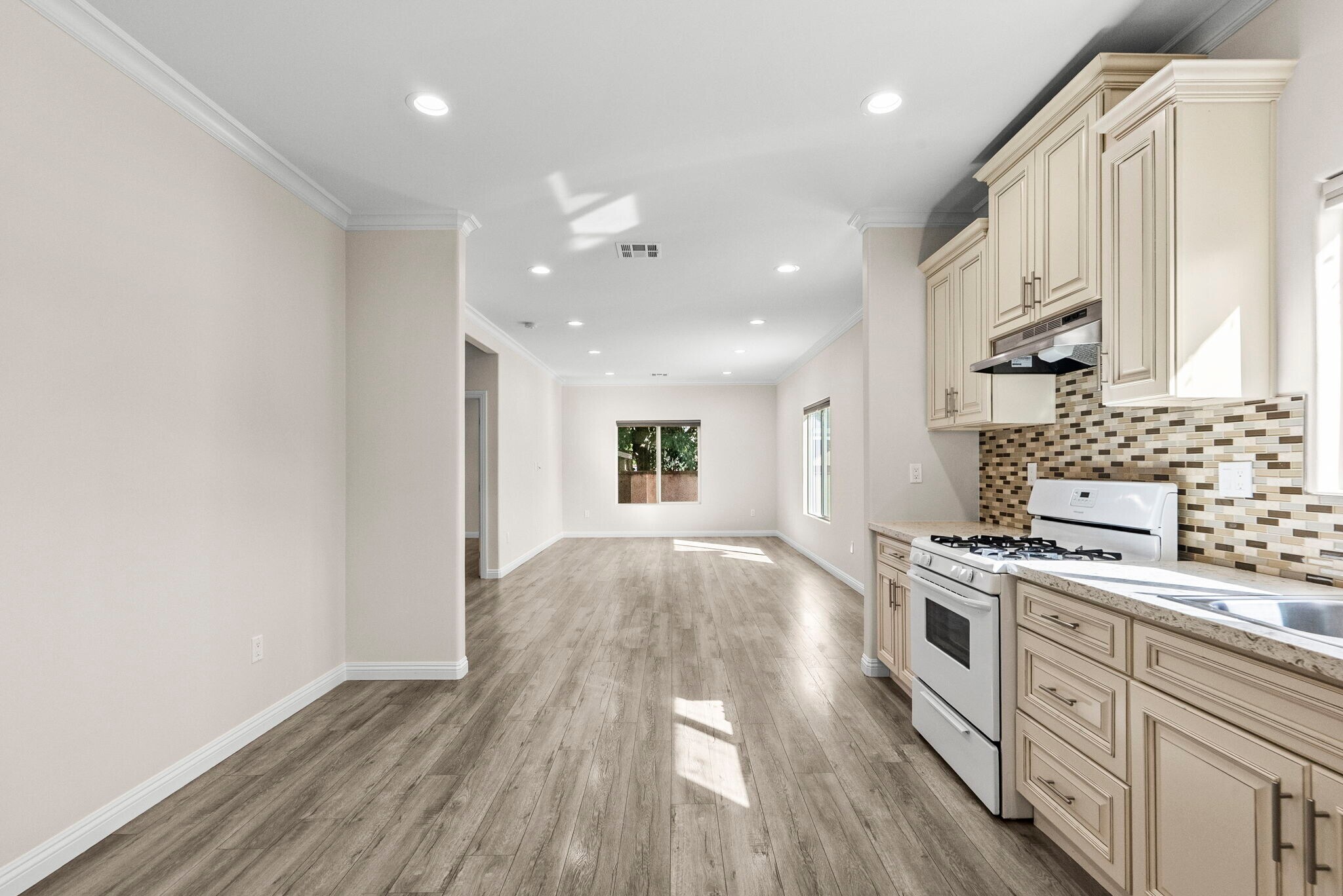 Building Photo - 6715 Cedros Ave