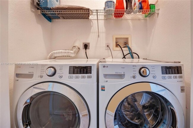 Building Photo - 7806 NW 116 Pl