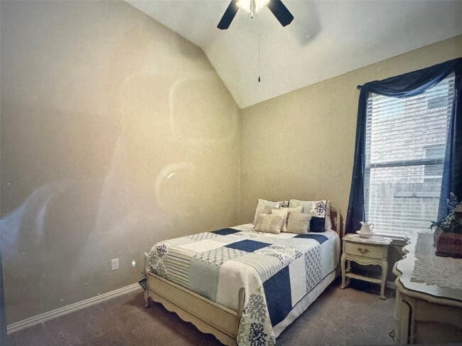 Building Photo - 2414 Sweetwater Ln
