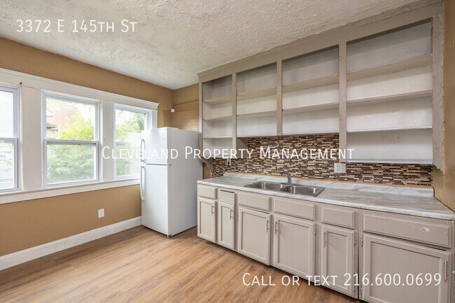 Building Photo - 3372 E 145th St