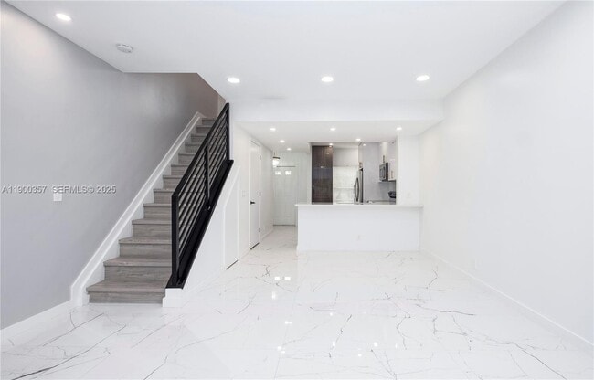 Building Photo - 16697 Hemingway Dr