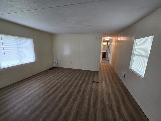 Building Photo - 2004 Palm St