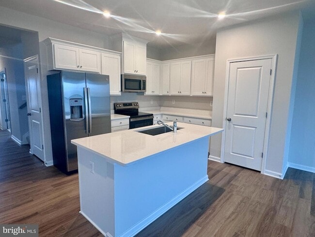 Building Photo - 37 Taft Ave