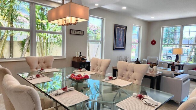 Building Photo - 1851 Corsica Dr