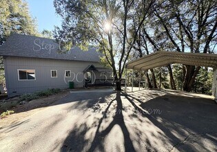 Building Photo - Spacious 3-Bedroom, 2-Bath Home with Garage and Private Deck in Sonora