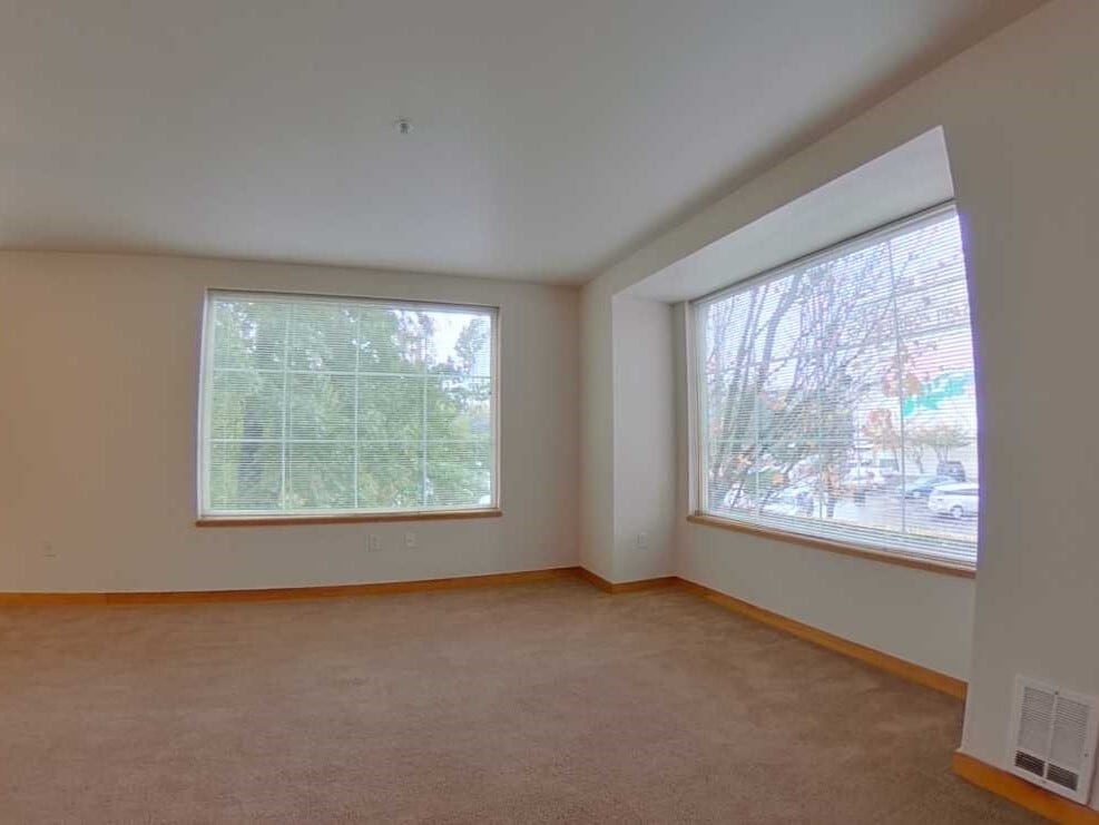 Living - 1415 SW Alder St