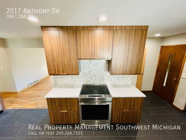 Building Photo - 2017 Anthony Dr