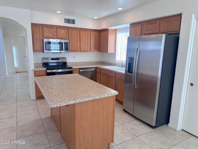 Building Photo - 4106 E Chambers St